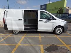 https://www.lasfurgonetasdealfonso.com/media/com_expautospro/images/big/furgonetas_de_segunda_mano_mercedes_vito_64762e955b5a4.jpg