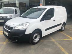 https://www.lasfurgonetasdealfonso.com/media/com_expautospro/images/big/furgonetas_de_segunda_mano_peugeot_partner_6a22efbf40a56.JPG