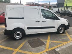 https://www.lasfurgonetasdealfonso.com/media/com_expautospro/images/big/furgonetas_de_segunda_mano_peugeot_partner_6a22efc1a17f9.JPG