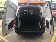 https://www.lasfurgonetasdealfonso.com/media/com_expautospro/images/big/furgonetas_de_segunda_mano_peugeot_partner_6a22efc8a1c42.JPG